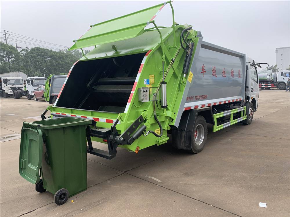 湖南衡陽(yáng)天錦壓縮式垃圾分類車(chē) 14方壓縮式垃圾車(chē)價(jià)格解析與廠家油罐車(chē)對(duì)比